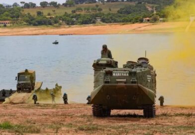 Marinha reúne 2 mil militares em Minas