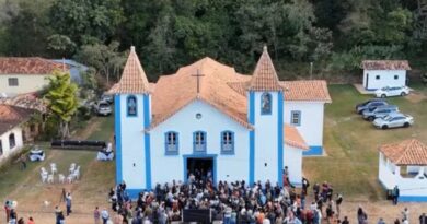 Uma das igrejas mais antigas de Minas reabre