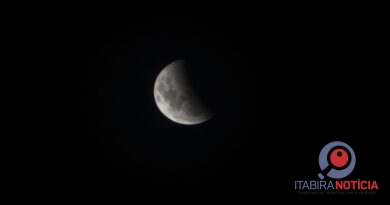 Veja como ficou a lua em Itabira durante o eclipse de ontem 27/08/2026