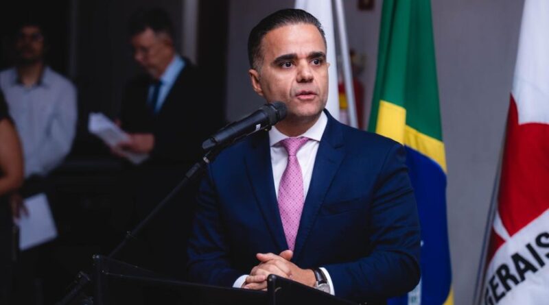 Presidente da OAB-MG participa da Semana Jurídica do UNILAVRAS com palestra sobre advocacia e inteligência artificial