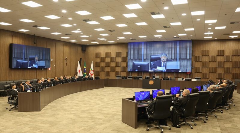 Juiz que apareceu bebendo em vídeo foi afastado de suas funções